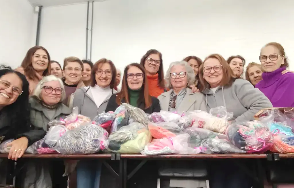 TRICÔ SOLIDÁRIO: UMA INICIATIVA QUE AQUECE CORAÇÕES