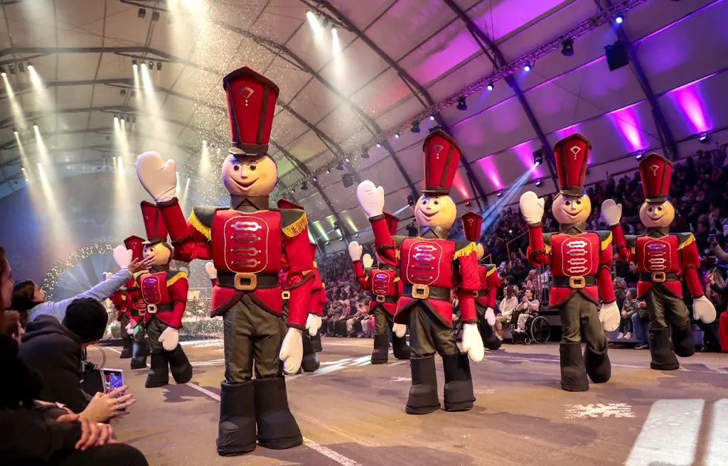 39º NATAL LUZ: GRANDE DESFILE DE NATAL RETORNA AO CENTRO DE GRAMADO