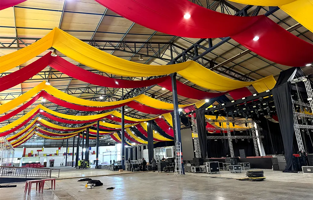 SHOWS DA OKTOBERFEST HORTÊNSIAS AGITAM O FIM DE SEMANA