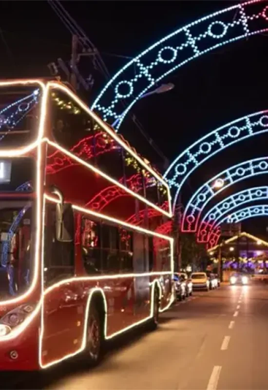 O BUSTOUR NATALINO ESTÁ CIRCULANDO